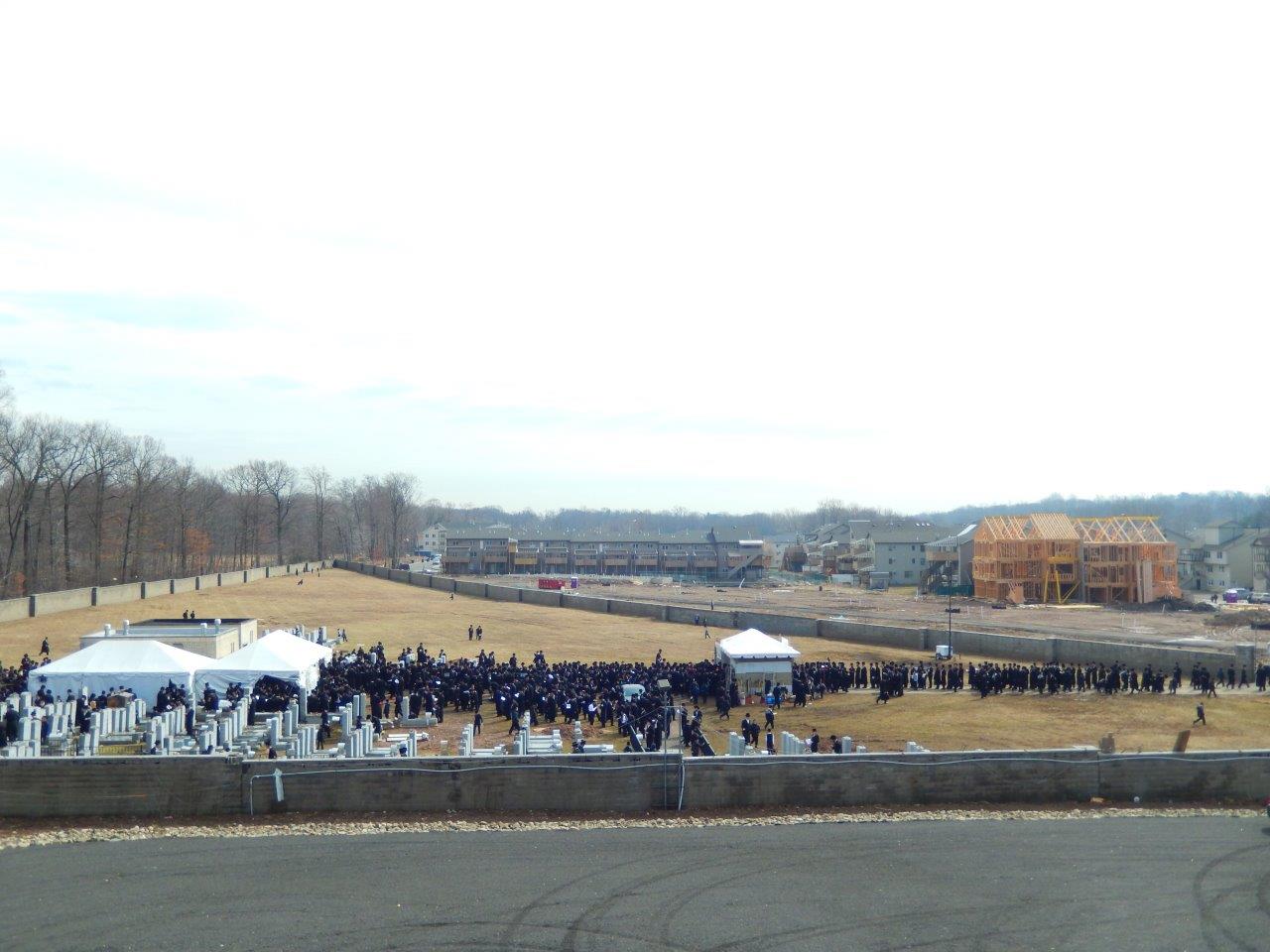 יארצייט בסקווירא • תיעוד ענק