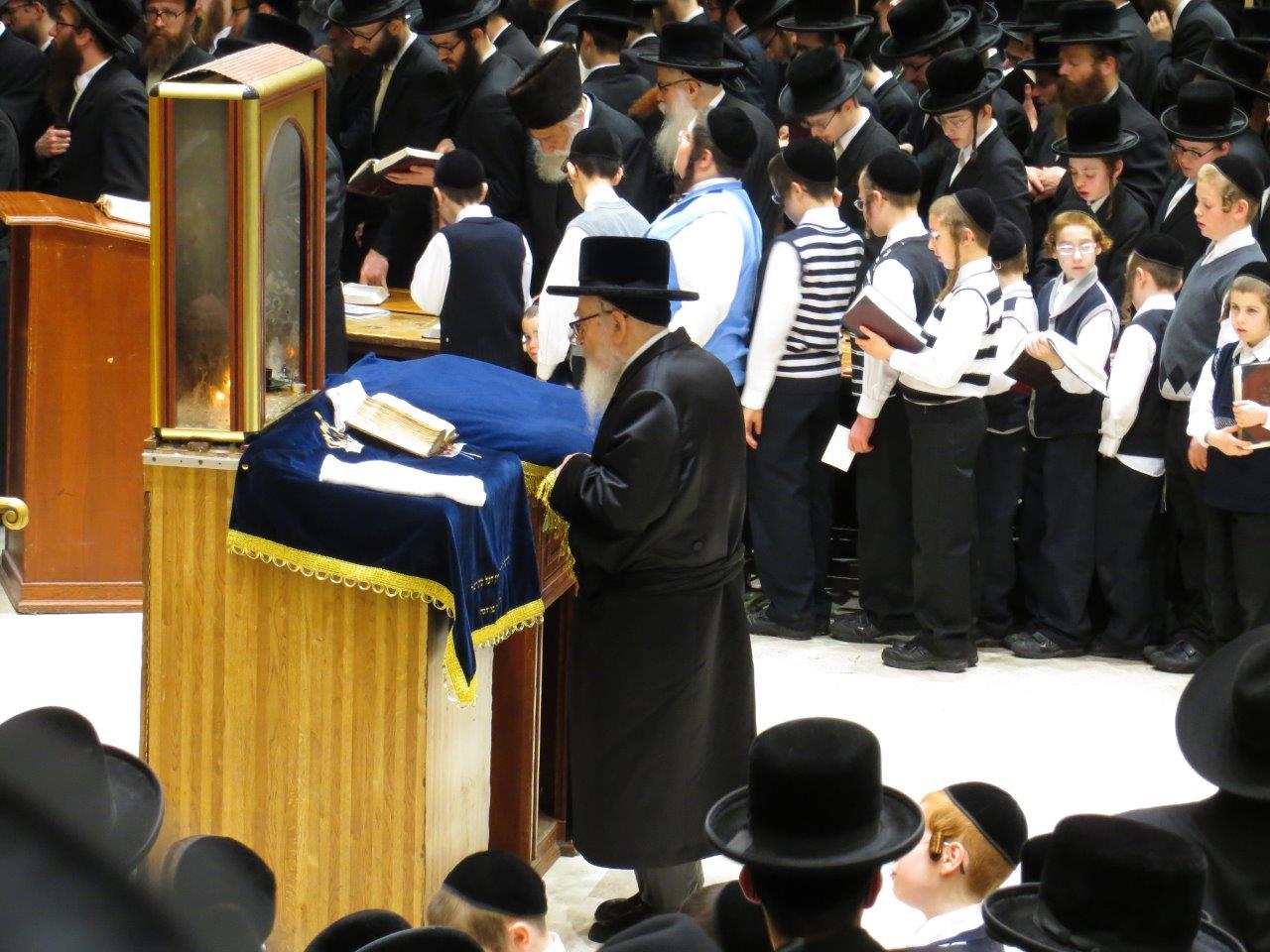 יארצייט בסקווירא • תיעוד ענק