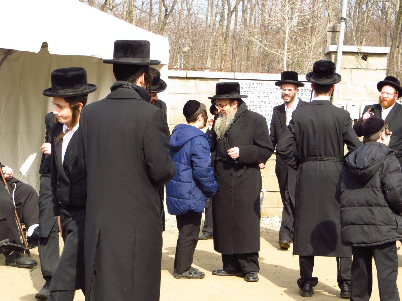 יארצייט בסקווירא • תיעוד ענק