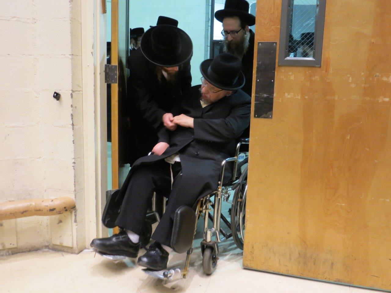 יארצייט בסקווירא • תיעוד ענק