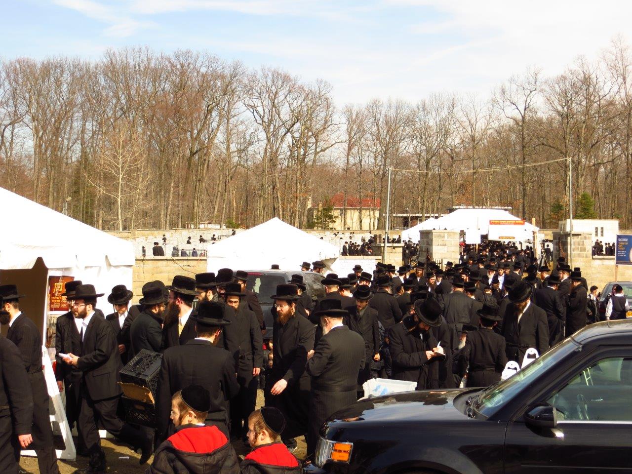 יארצייט בסקווירא • תיעוד ענק