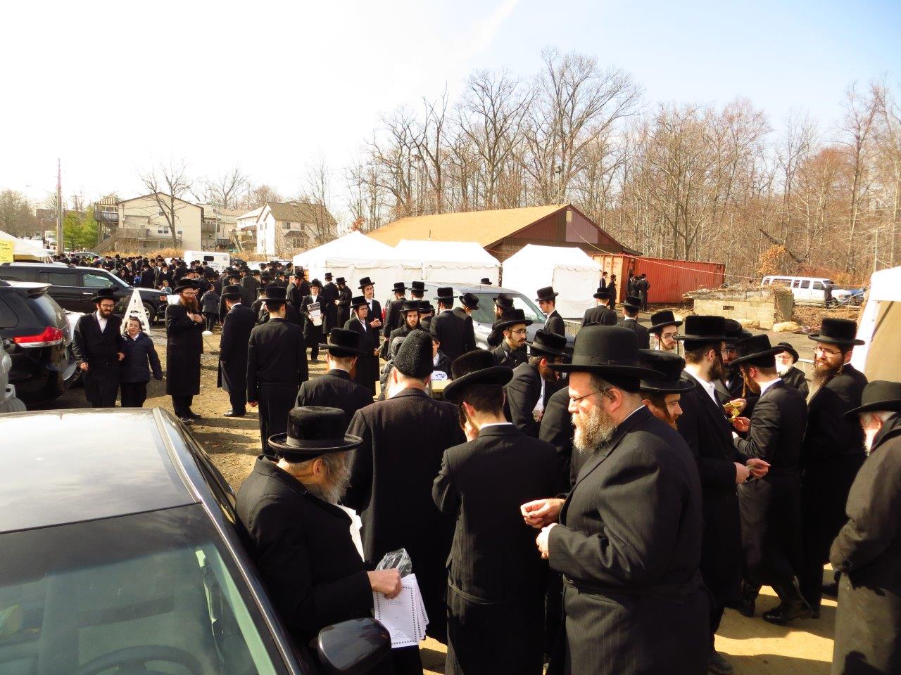 יארצייט בסקווירא • תיעוד ענק