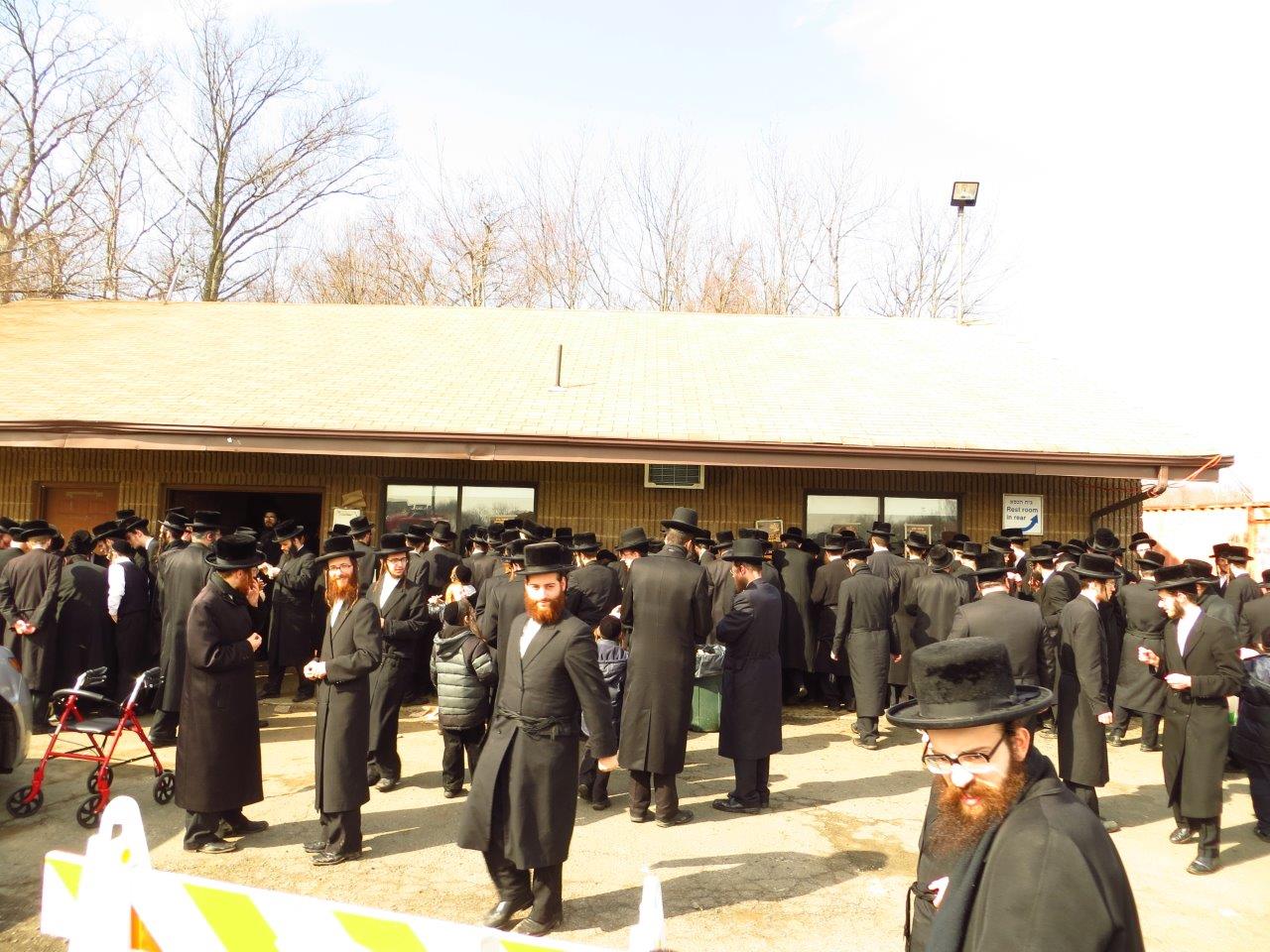 יארצייט בסקווירא • תיעוד ענק