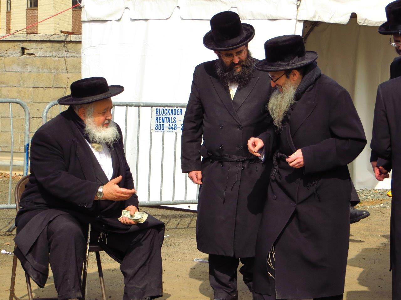 יארצייט בסקווירא • תיעוד ענק