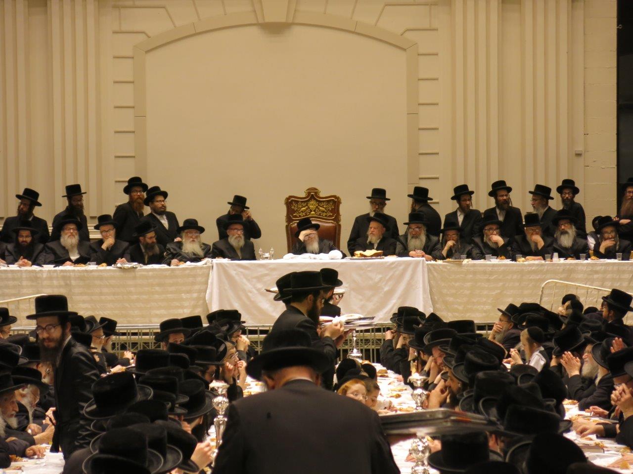 יארצייט בסקווירא • תיעוד ענק