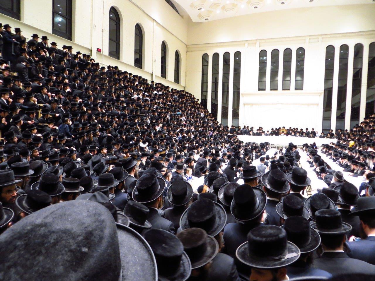 יארצייט בסקווירא • תיעוד ענק