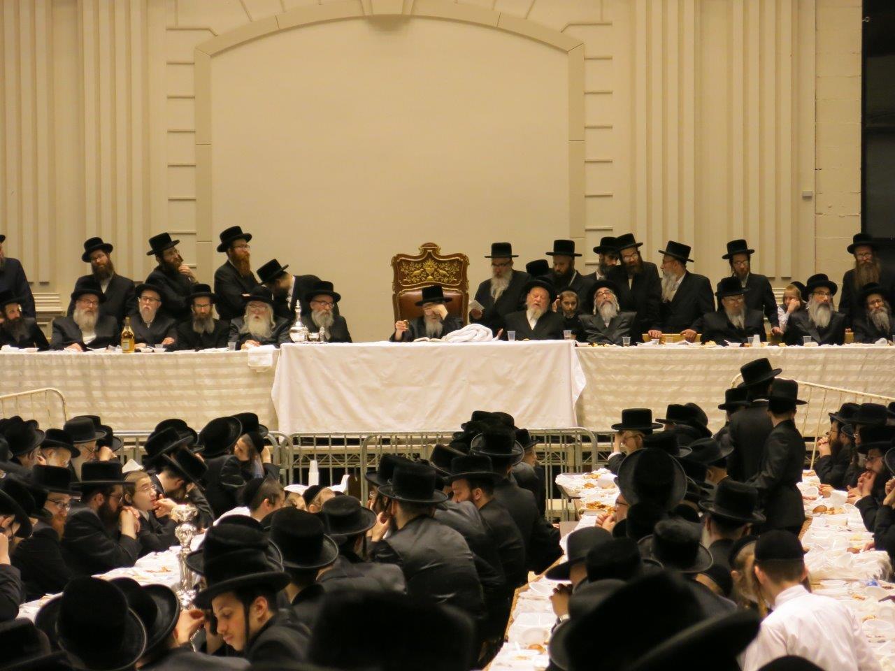 יארצייט בסקווירא • תיעוד ענק