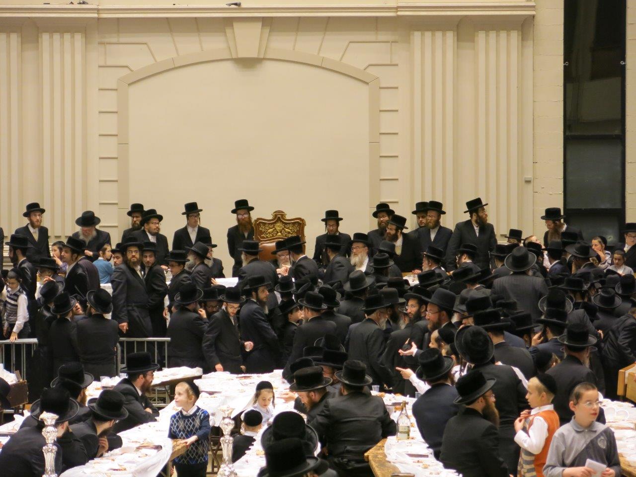 יארצייט בסקווירא • תיעוד ענק