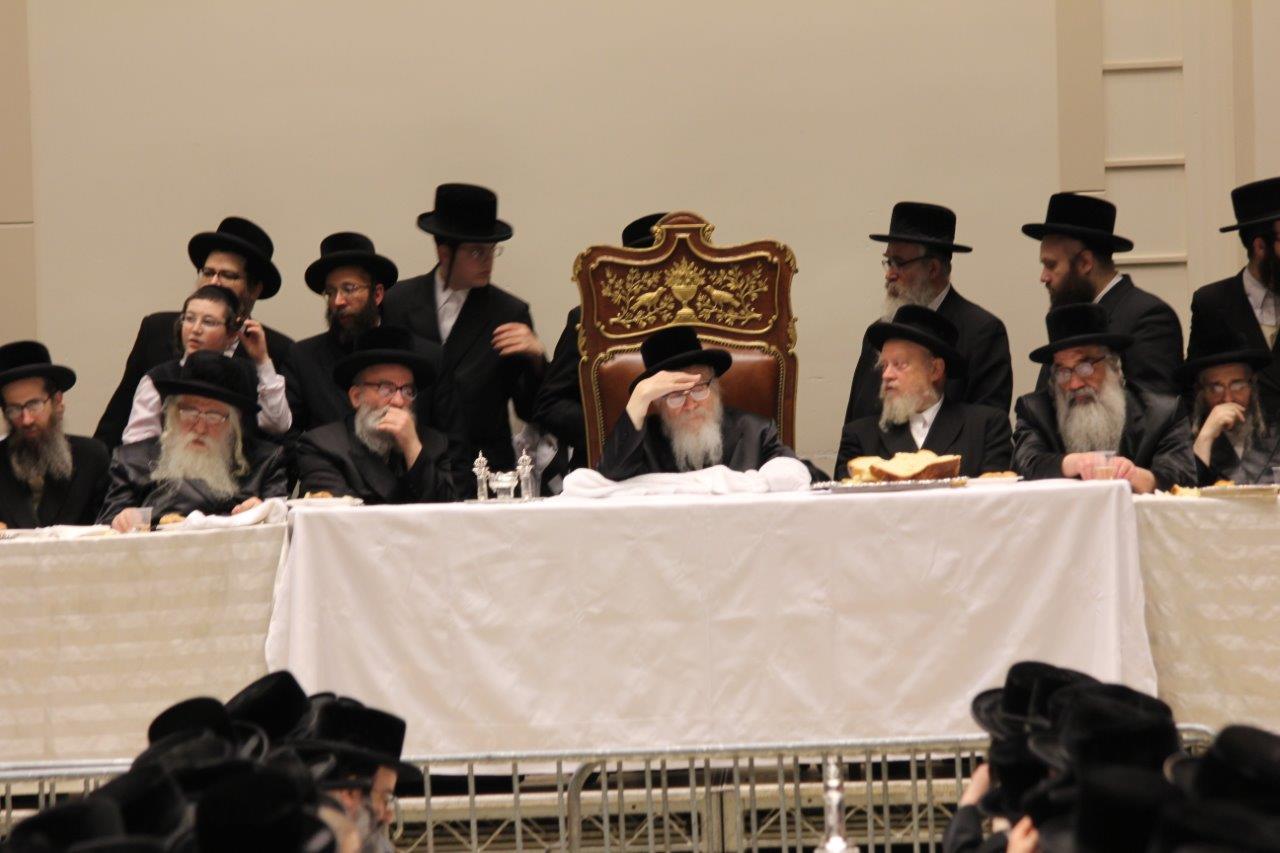 יארצייט בסקווירא • תיעוד ענק