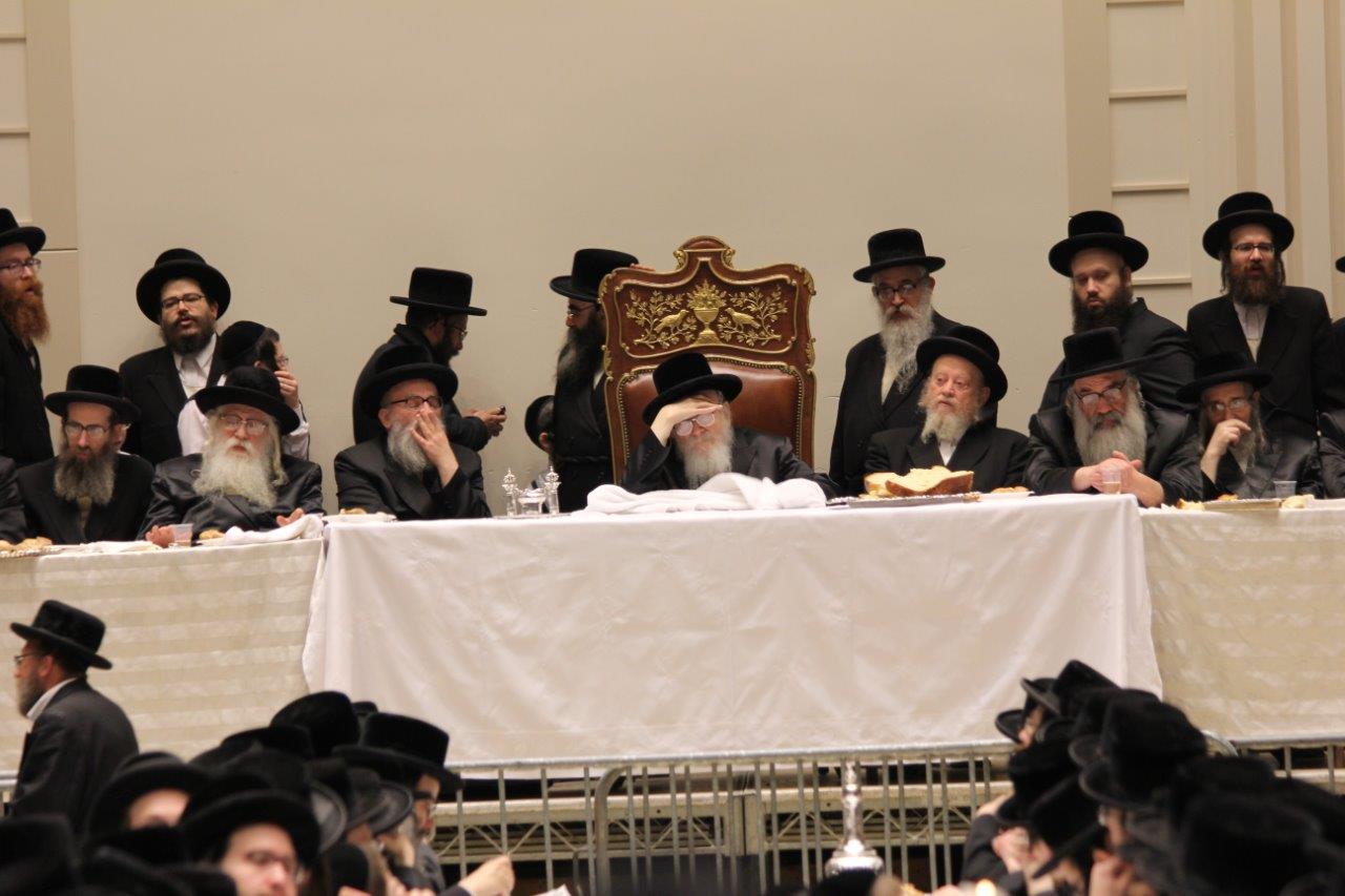 יארצייט בסקווירא • תיעוד ענק