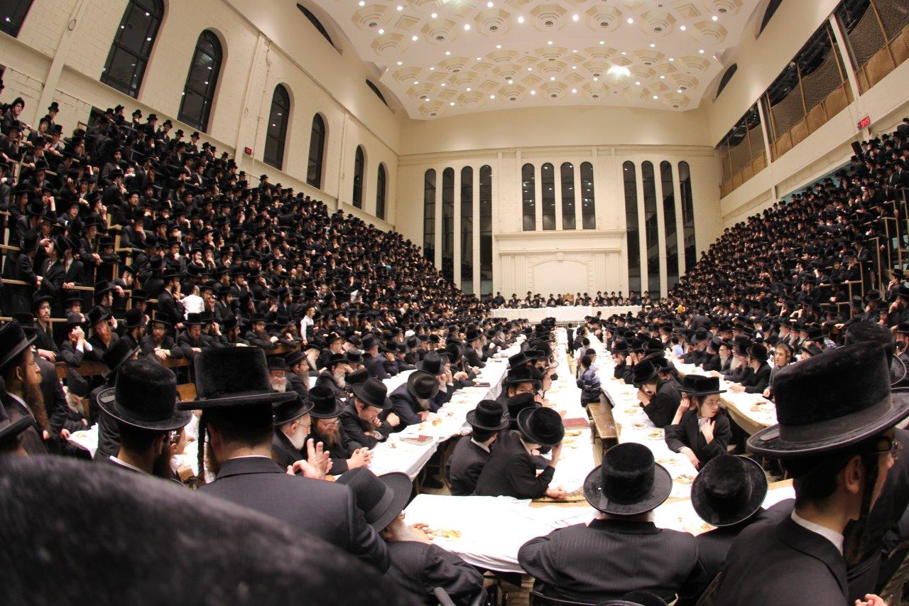 יארצייט בסקווירא • תיעוד ענק