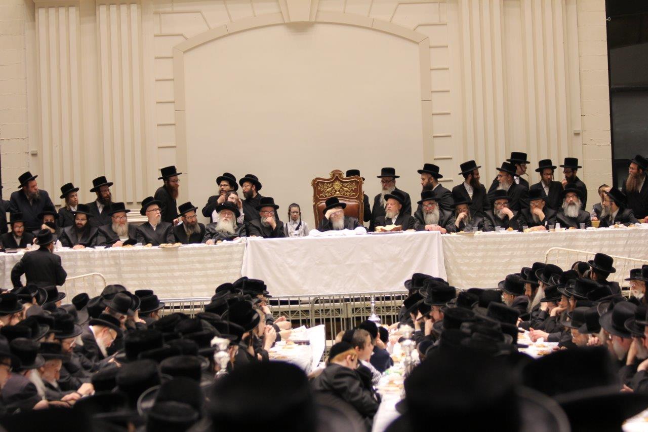 יארצייט בסקווירא • תיעוד ענק