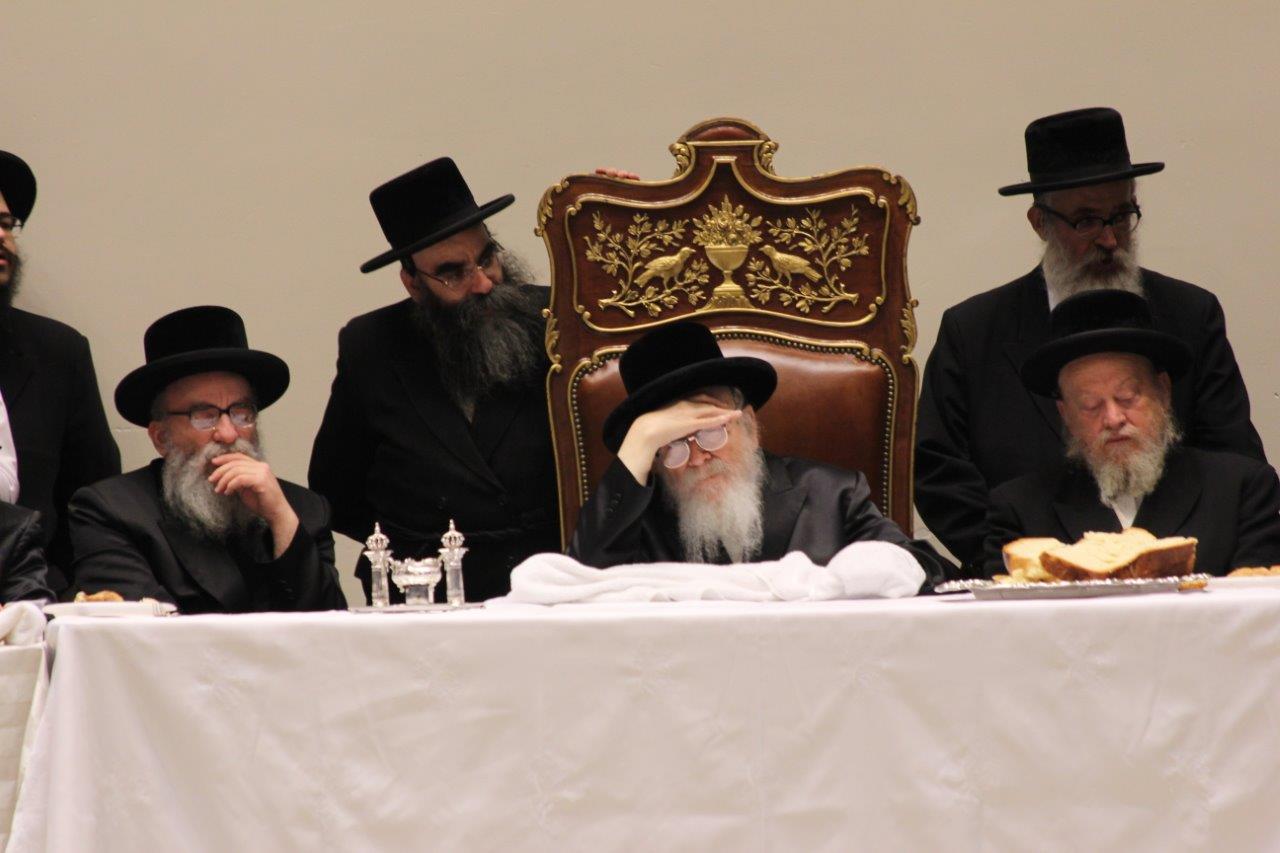 יארצייט בסקווירא • תיעוד ענק