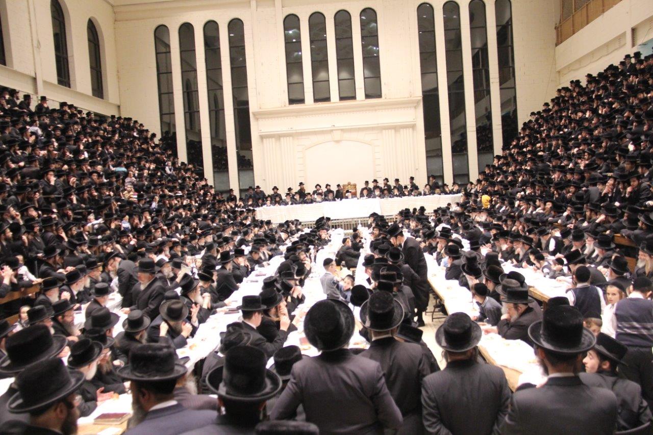 יארצייט בסקווירא • תיעוד ענק