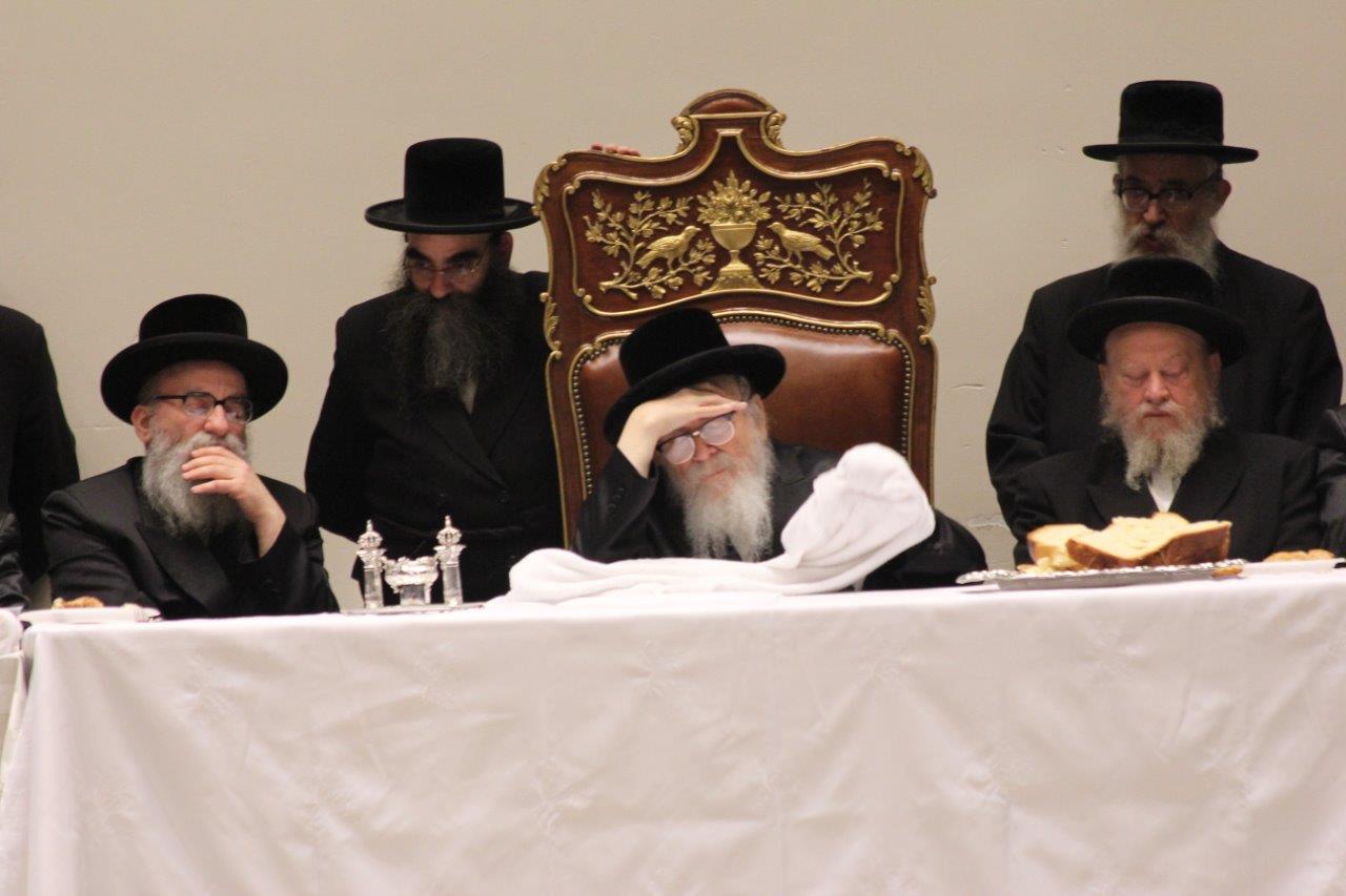 יארצייט בסקווירא • תיעוד ענק