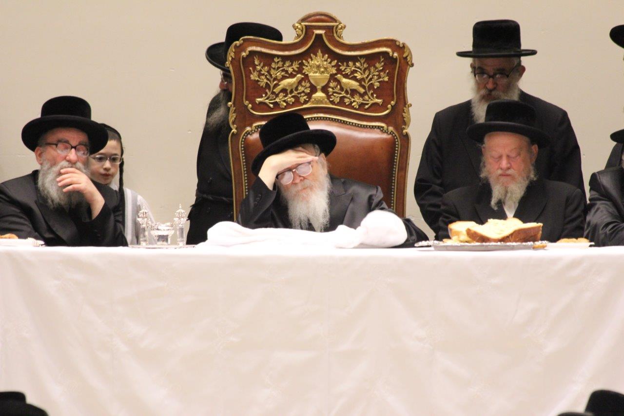 יארצייט בסקווירא • תיעוד ענק