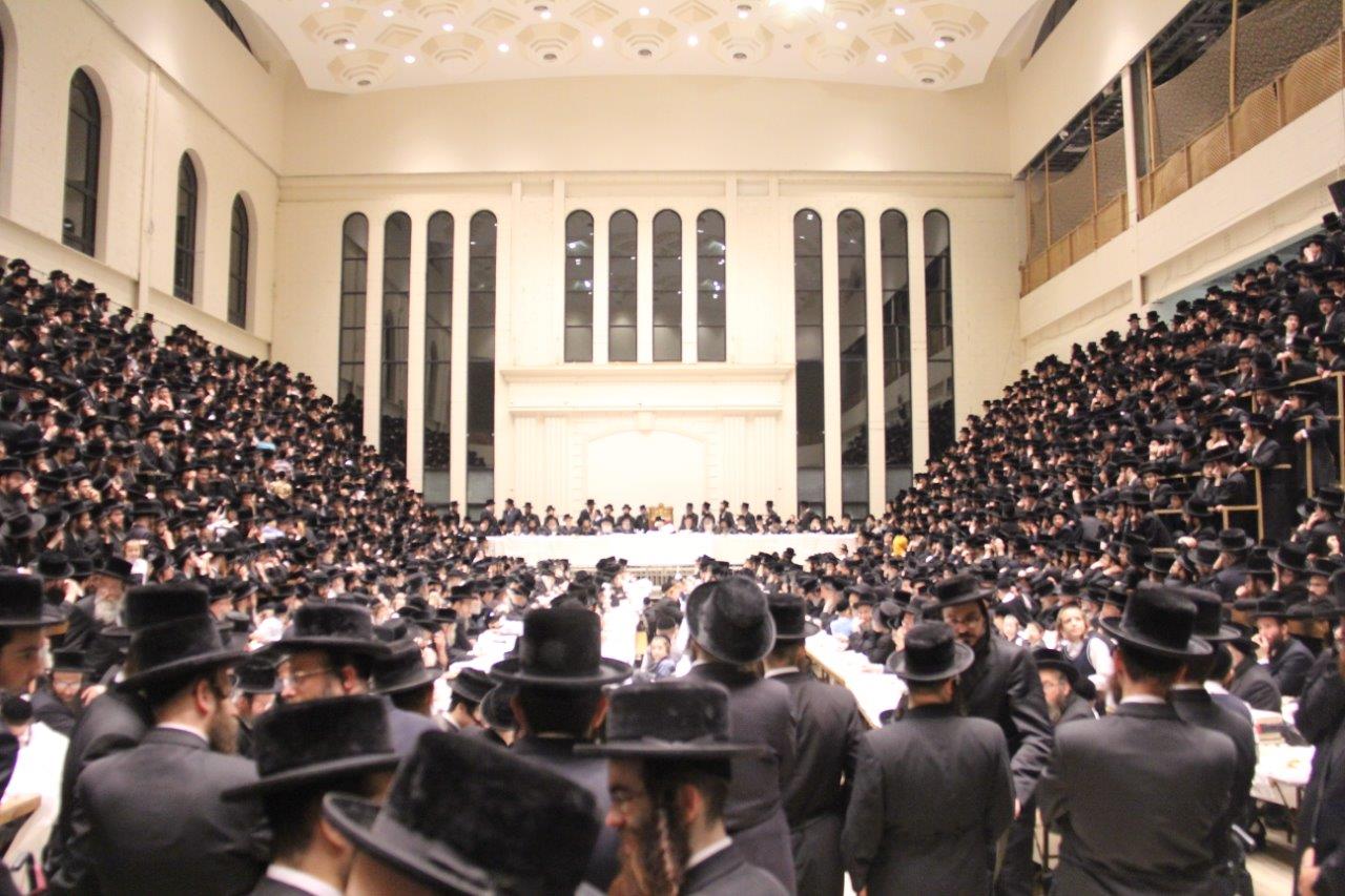 יארצייט בסקווירא • תיעוד ענק