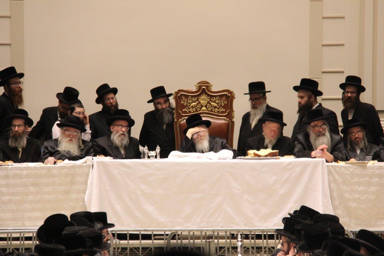 יארצייט בסקווירא • תיעוד ענק