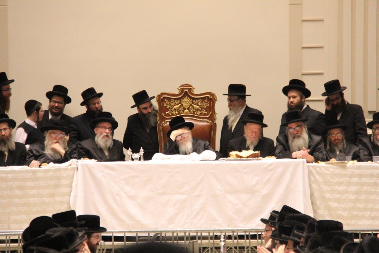 יארצייט בסקווירא • תיעוד ענק