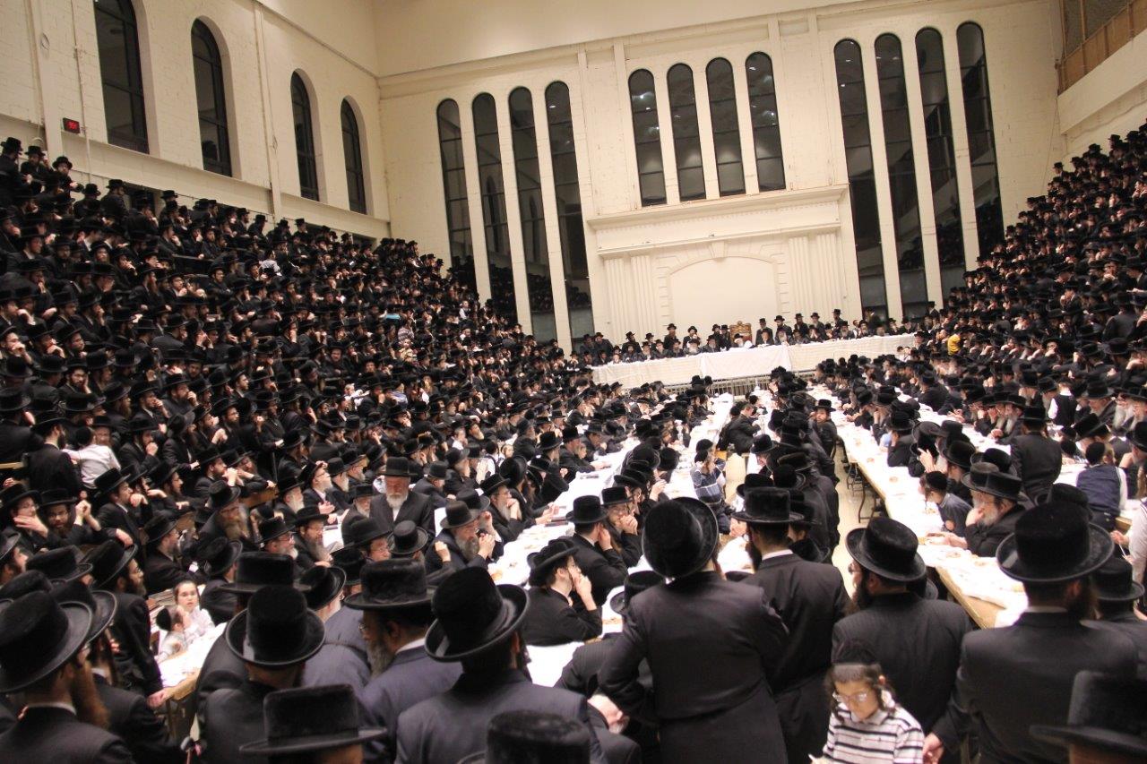 יארצייט בסקווירא • תיעוד ענק