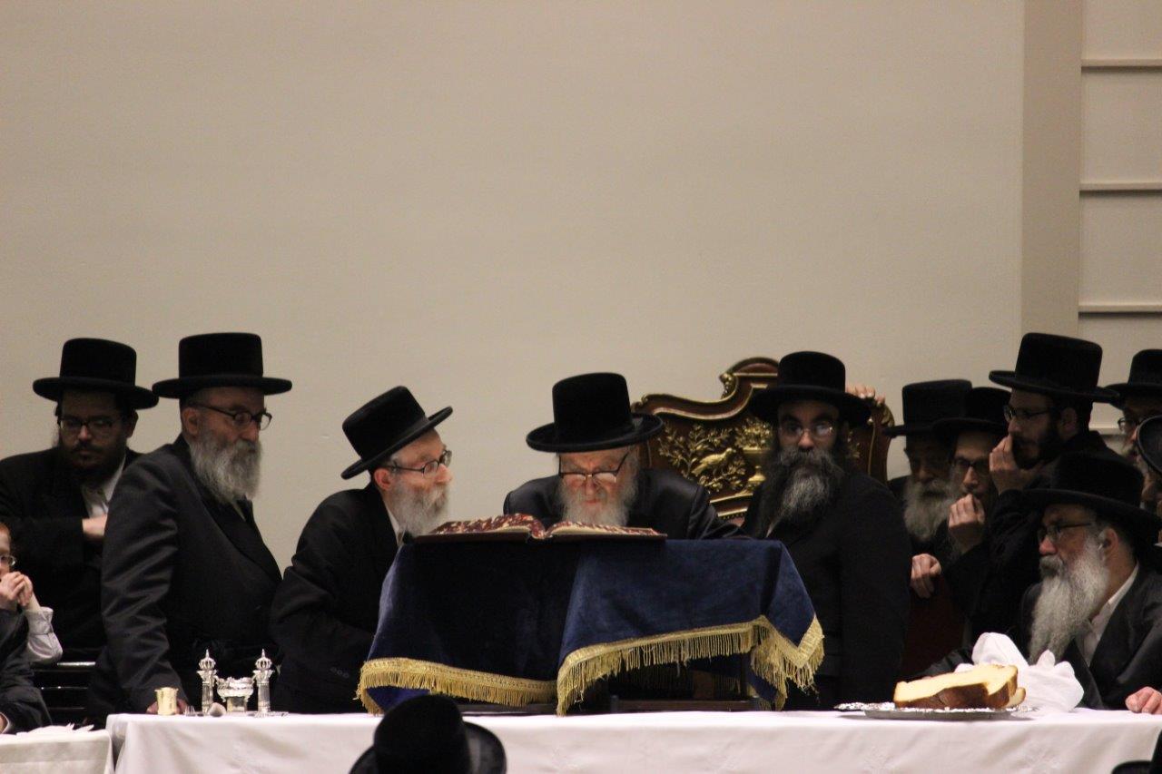 יארצייט בסקווירא • תיעוד ענק