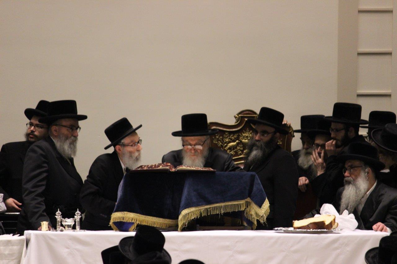 יארצייט בסקווירא • תיעוד ענק