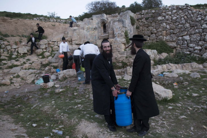 מרהיב: כך שואבים "מים שלנו" עבור אפיית מצות