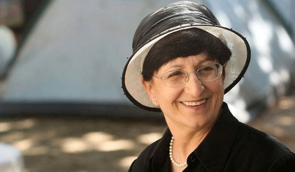 הרבנית עדינה בר שלום, ארכיון