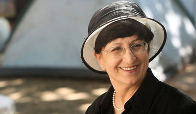 הרבנית עדינה בר שלום, ארכיון