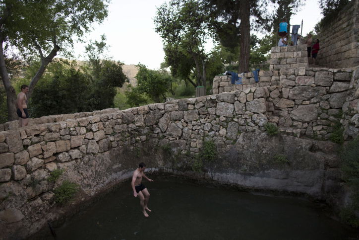 תמונות: אלו ששואבים ואלו שטובלים
