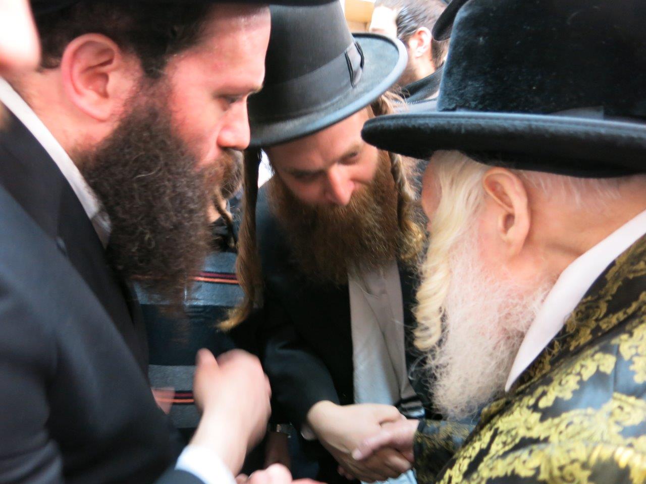 גלריה: האדמו"ר מסקולען אופה מצות בבורו פארק