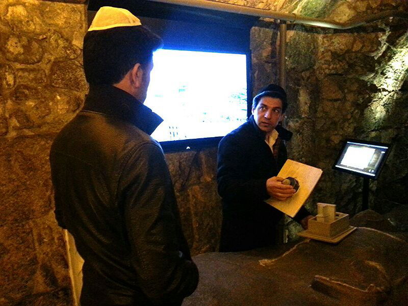 תיעוד: עמוס תמם בכותל המערבי