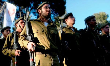 חיילי הנח"ל החרדי. למצולמים אין קשר לנאמר