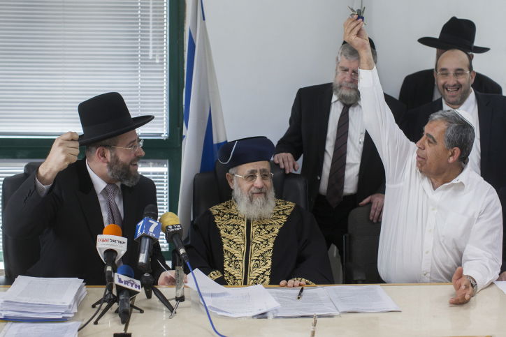 כך נמכר החמץ של המדינה: מיקי לוי השתתף במקום יאיר לפיד • תמונות