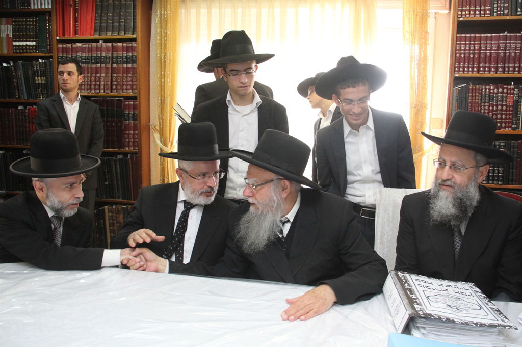 הקבלן 45: מכירת חמץ ללא מרן הרב עובדיה יוסף זצ"ל