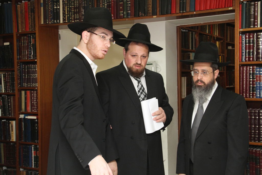 הקבלן 45: מכירת חמץ ללא מרן הרב עובדיה יוסף זצ"ל