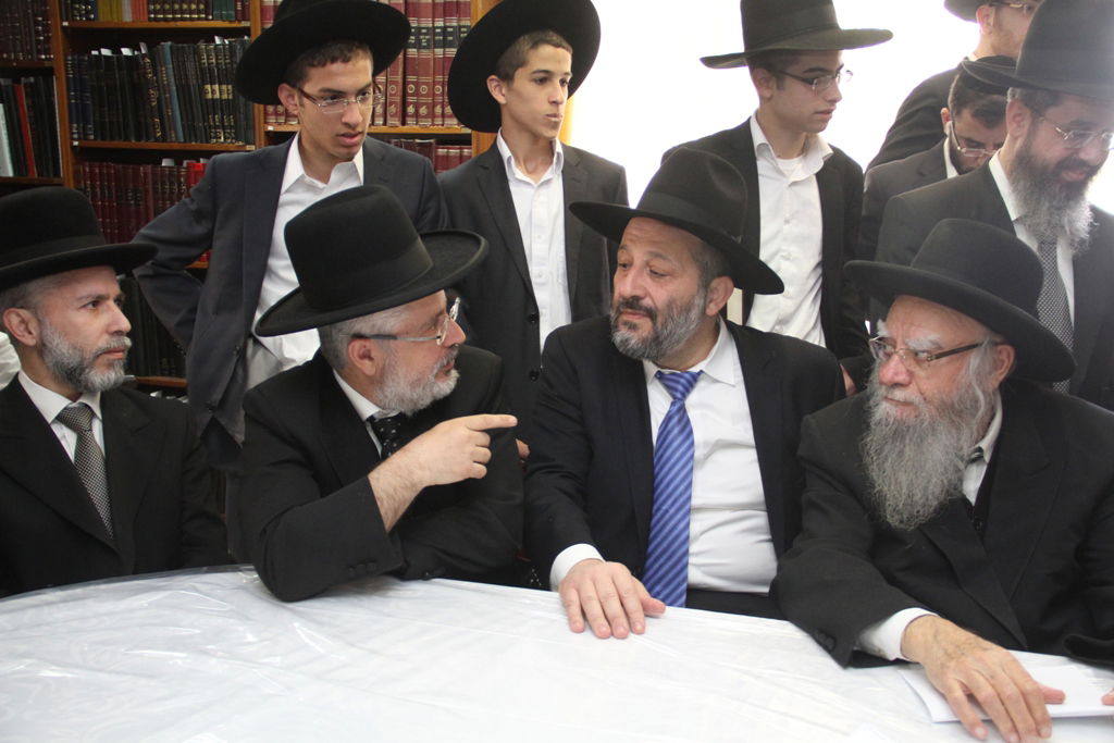 הקבלן 45: מכירת חמץ ללא מרן הרב עובדיה יוסף זצ"ל