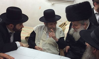 ביקורי החג של ראשי עיריית בני ברק: הגראי"ל הזהיר, הגר"ש בעדני סיפר • תיעוד בלעדי