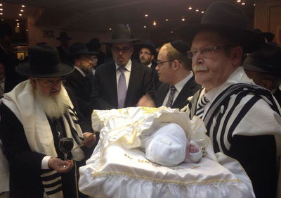 צפו בתיעוד: ברית לנכד של ח"כ יעקב אשר