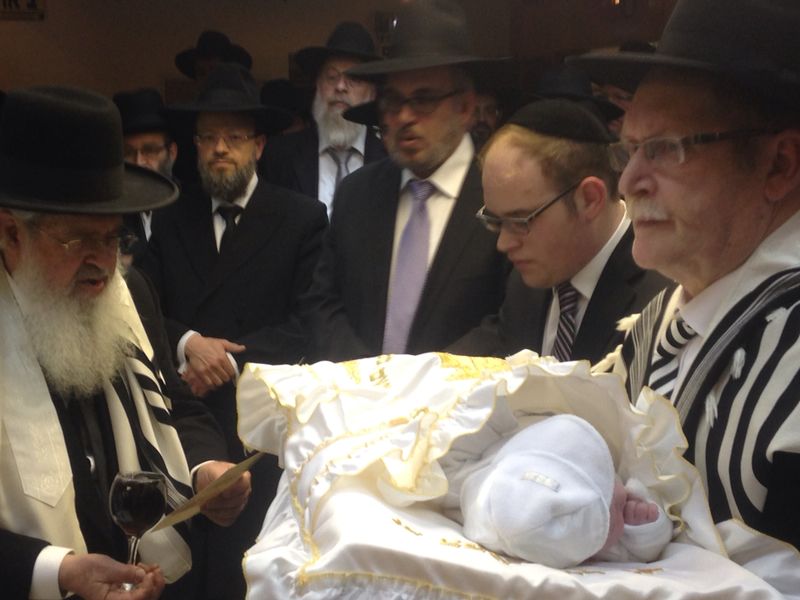 צפו בתיעוד: ברית לנכד של ח"כ יעקב אשר