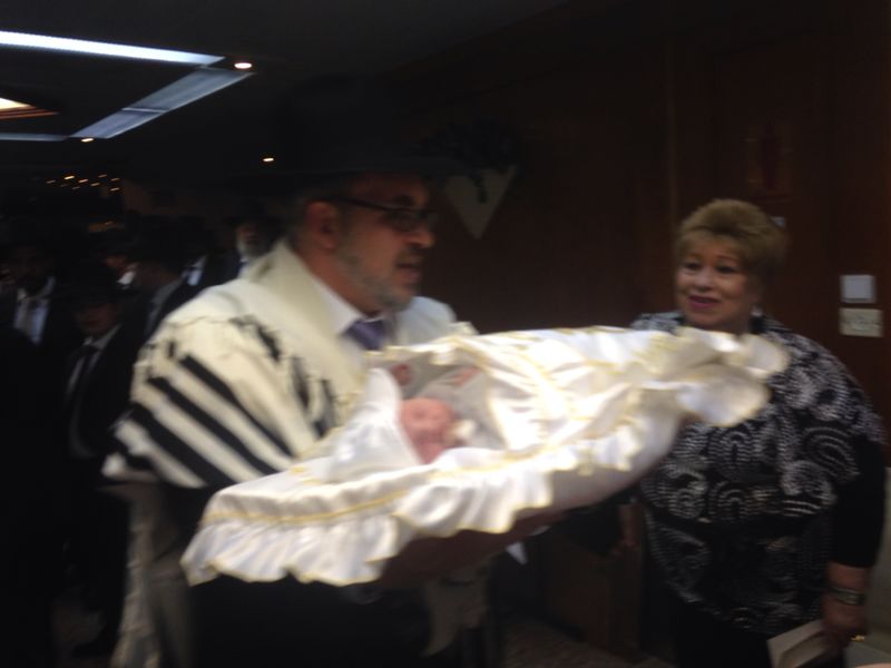 צפו בתיעוד: ברית לנכד של ח"כ יעקב אשר