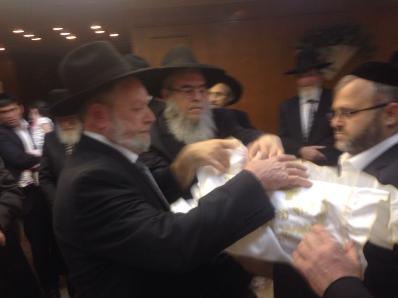 צפו בתיעוד: ברית לנכד של ח"כ יעקב אשר