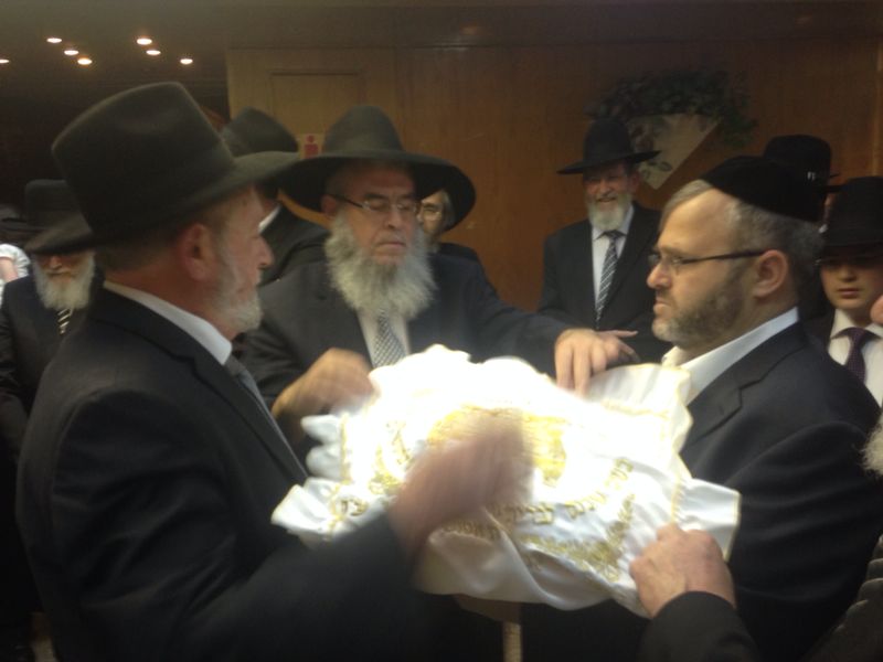 צפו בתיעוד: ברית לנכד של ח"כ יעקב אשר