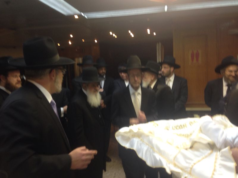 צפו בתיעוד: ברית לנכד של ח"כ יעקב אשר