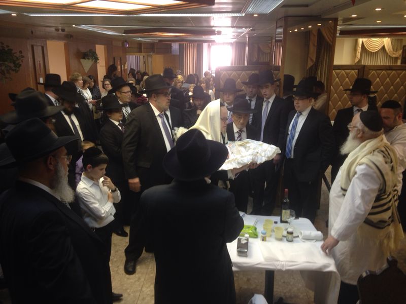 צפו בתיעוד: ברית לנכד של ח"כ יעקב אשר