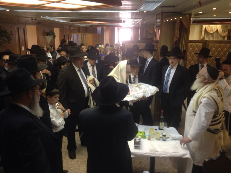 צפו בתיעוד: ברית לנכד של ח"כ יעקב אשר