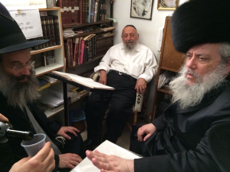 ביקורי החג של ראשי עיריית בני ברק: הגראי"ל הזהיר, הגר"ש בעדני סיפר • תיעוד בלעדי