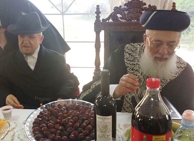 הגר"ש עמאר לצד הגר"מ מזוז, היום בירושלים