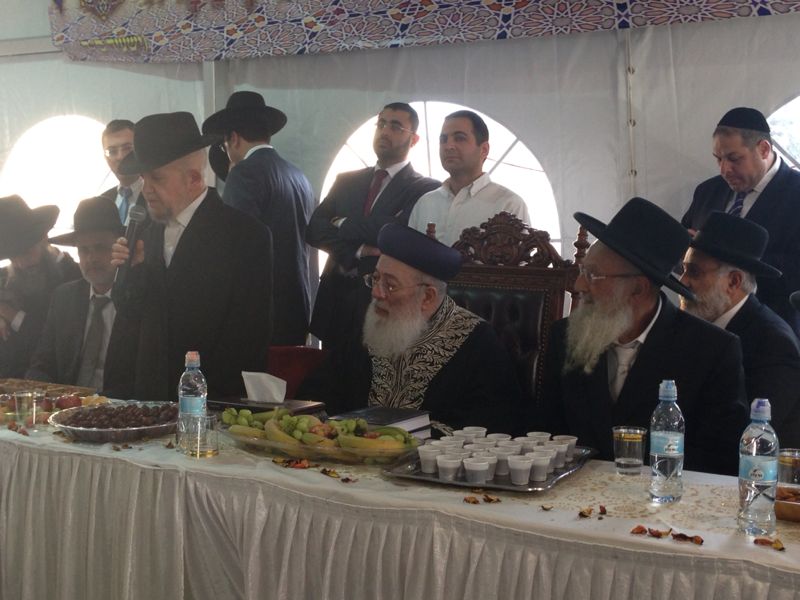 הרב מאזוז תומך פומבית ברב עמאר