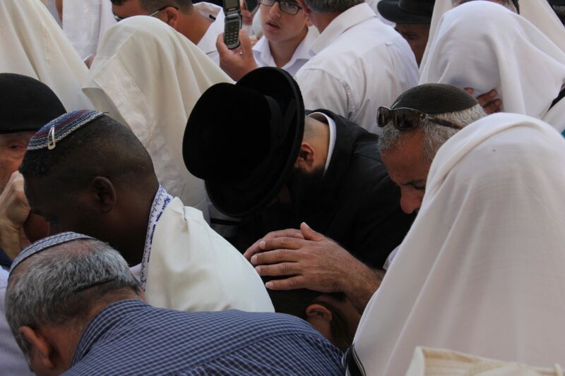 יְבָרֶכְךָ ה' וְיִשְׁמֶרְךָ: • תיעוד ענק: ברכת כהנים בכותל המערבי